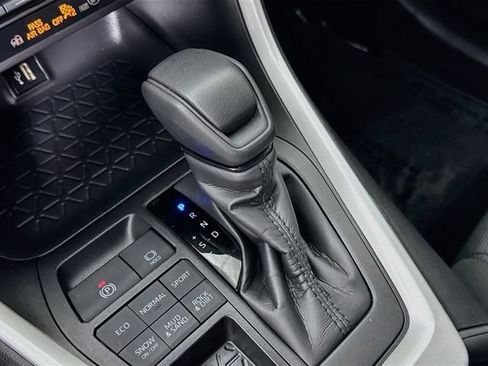 Certified 2025 Toyota RAV4 XLE AWD/4WD image 18