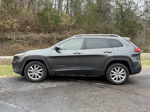 Used 2015 Jeep Cherokee Limited w/ Luxury Group image 2