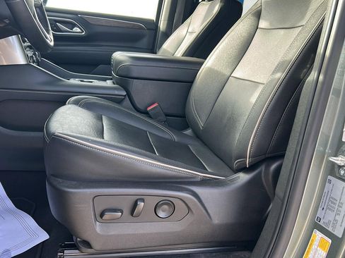 Used 2023 Chevrolet Suburban Premier image 27