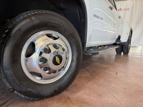 Used 2022 Chevrolet Silverado 3500 High Country w/ Technology Package image 24