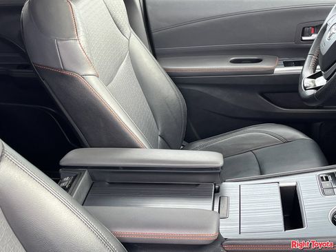 Certified 2022 Toyota Sienna XSE w/ XSE Plus Package FWD image 14