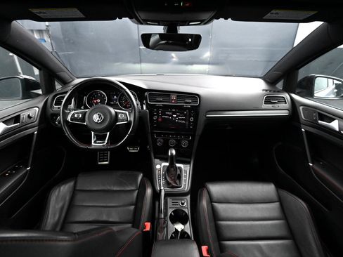 Used 2021 Volkswagen GTI SE image 15