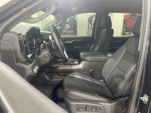 Used 2024 GMC Sierra 1500 SLT w/ SLT Premium Plus Package AWD/4WD image 18