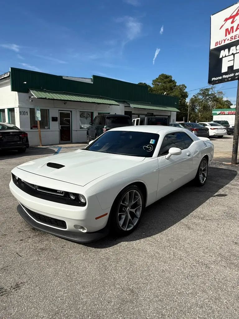 Used 2022 Dodge Challenger GT RWD image 3