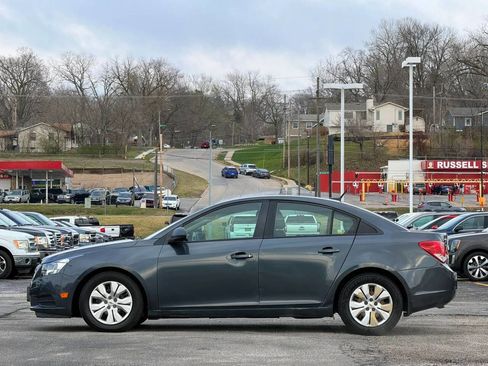 Used 2013 Chevrolet Cruze LS image 6