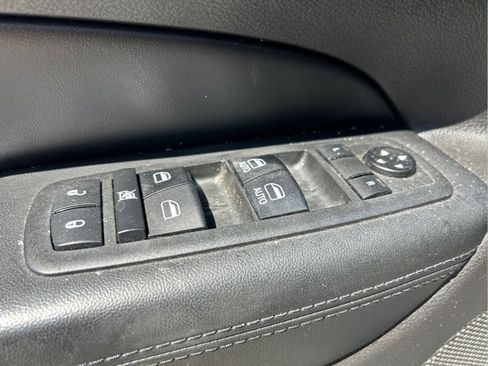 Used 2018 Jeep Grand Cherokee Altitude RWD image 24
