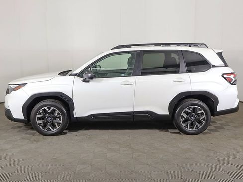 Used 2025 Subaru Forester Premium AWD/4WD image 17