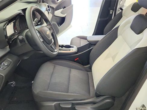 Used 2024 Chevrolet Trax LS w/ LS Convenience Package FWD image 23