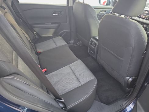Used 2025 Nissan Rogue SV AWD/4WD image 11