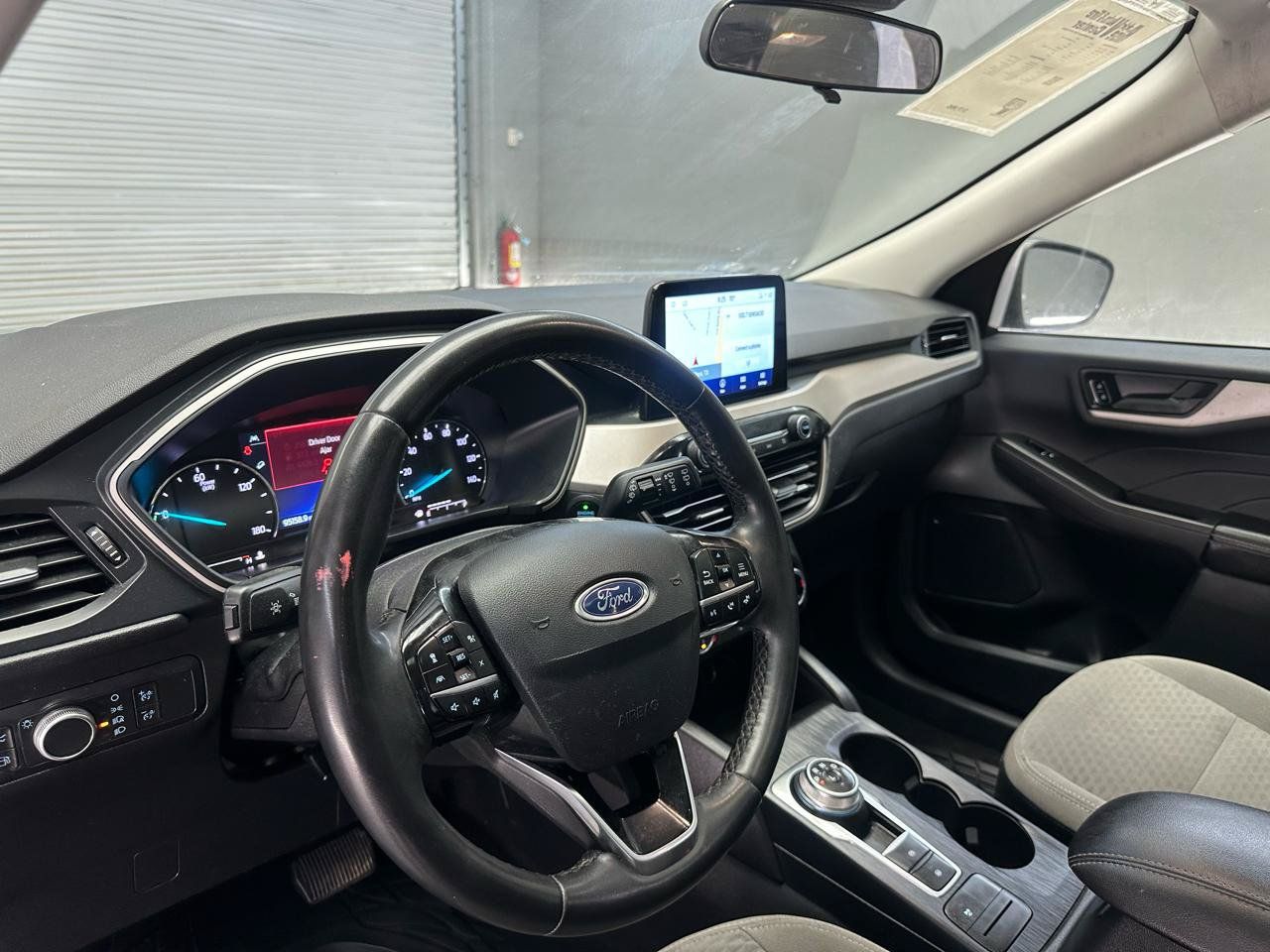 Used 2022 Ford Escape SE w/ SE Sport Appearance Package FWD image 17