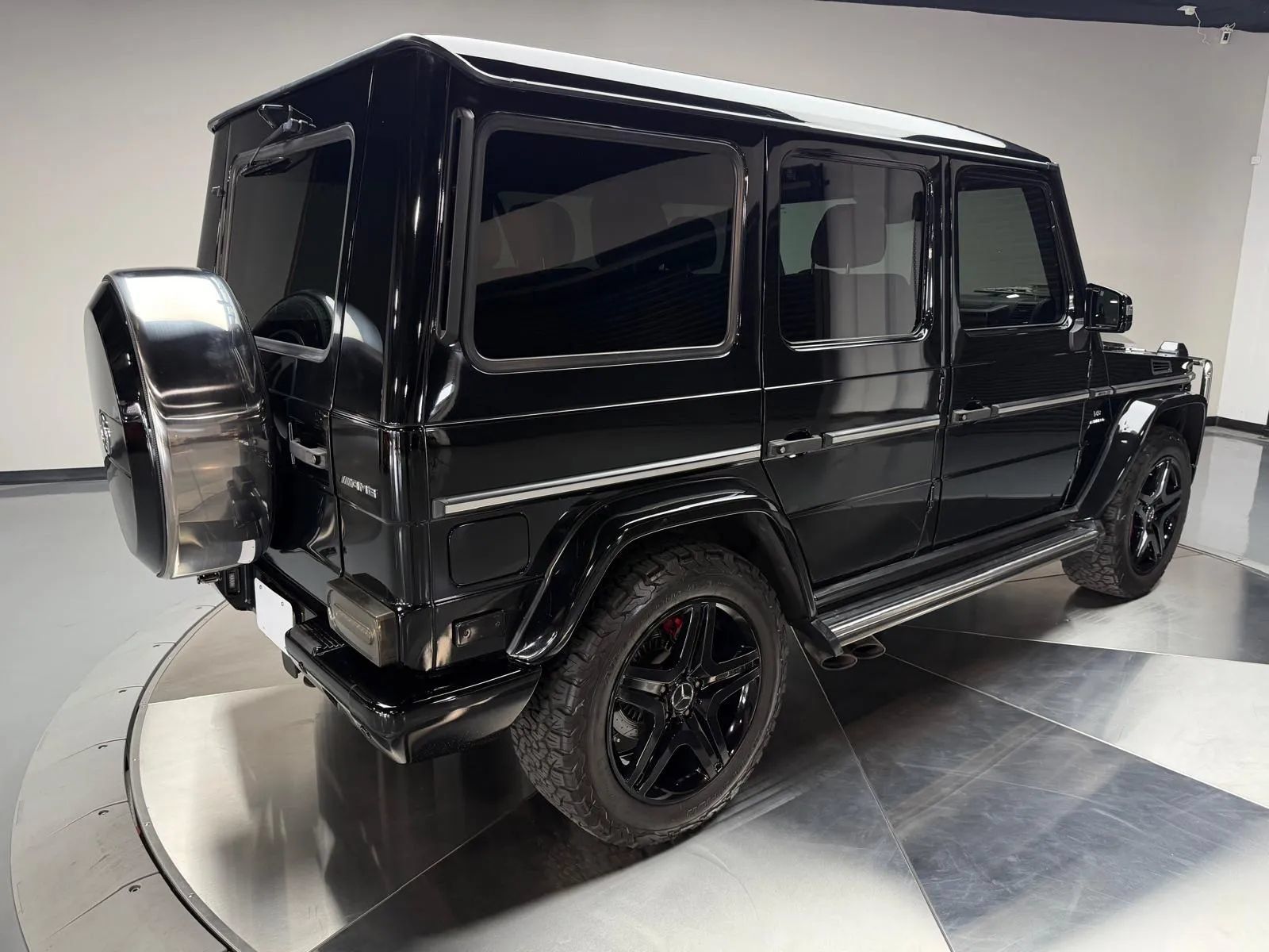 Used 2015 Mercedes-Benz G 63 AMG 4MATIC image 2