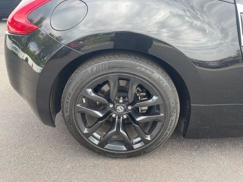 Used 2017 Nissan 370Z Touring RWD image 12