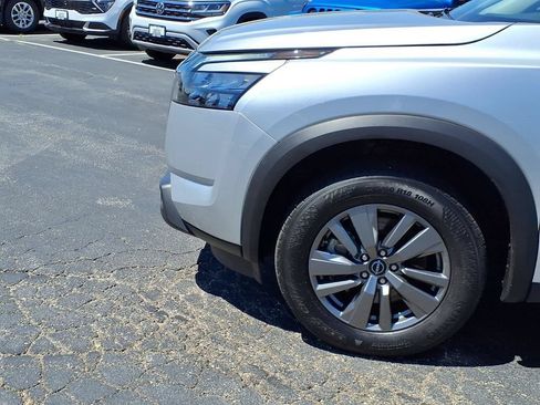 Used 2025 Nissan Pathfinder SV AWD/4WD image 28