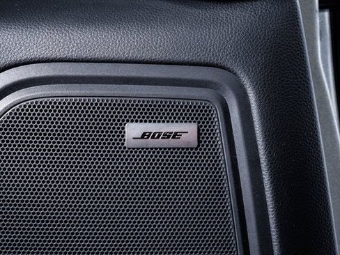 Certified 2025 Porsche Macan image 27