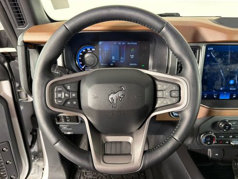 Used 2024 Ford Bronco Outer Banks image 25