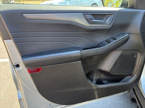 Used 2023 Ford Escape Active image 11