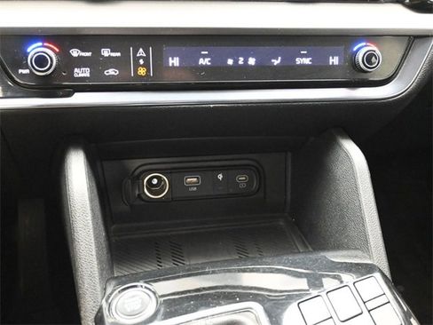 Used 2023 Kia Sportage EX image 29