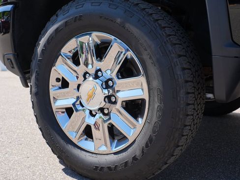 Used 2024 Chevrolet Silverado 3500 High Country w/ High Country Premium Package AWD/4WD image 35