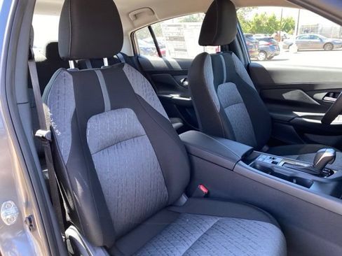New 2027 Nissan Sentra SV w/ SV Convenience Package FWD image 9