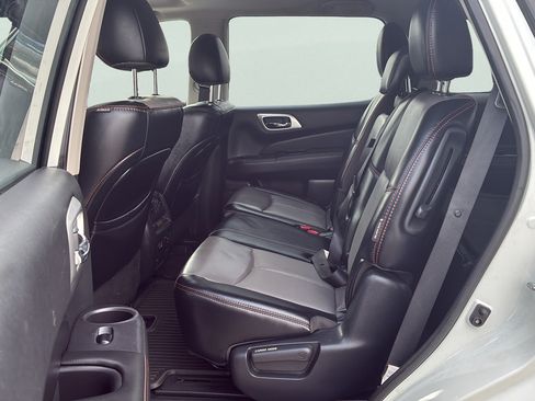 Used 2020 Nissan Pathfinder SL FWD image 25