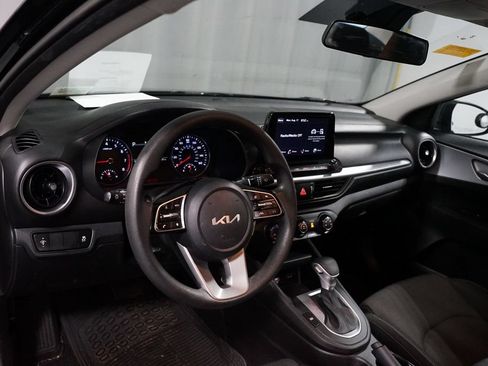 Used 2023 Kia Forte LXS FWD image 7