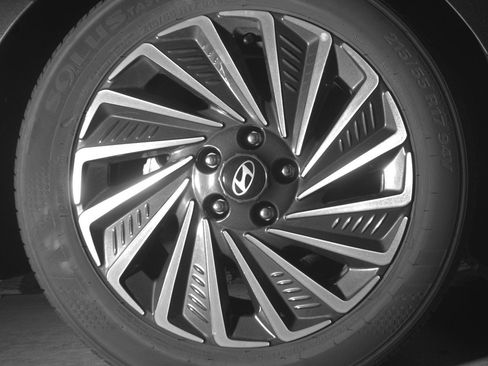 Used 2025 Hyundai Sonata SEL FWD image 15