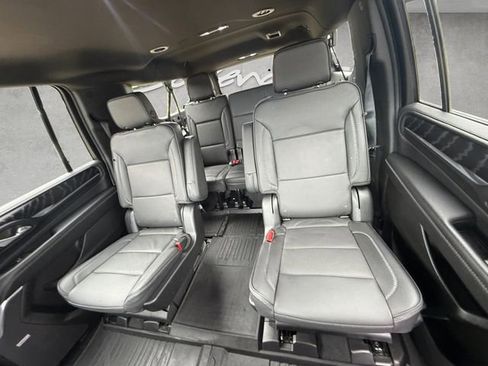 Used 2023 GMC Yukon XL Denali w/ Advanced Technology Package AWD/4WD image 22