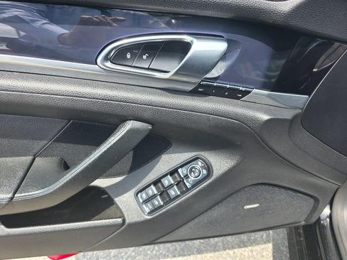 Used 2015 Porsche Panamera 4 AWD/4WD image 9
