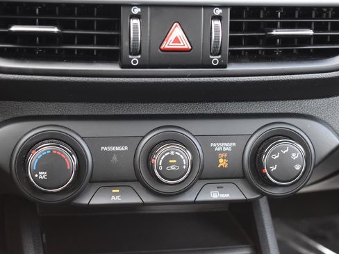 Used 2024 Kia Forte LXS image 6