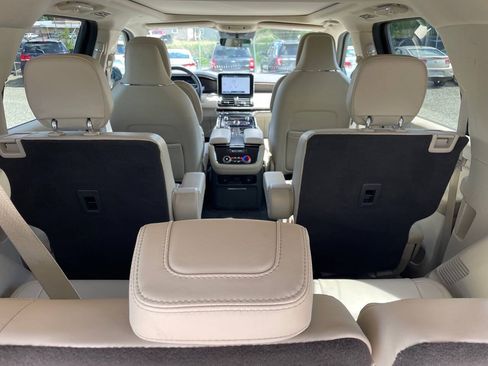 Used 2021 Lincoln Navigator L Reserve w/ Luxury Package AWD/4WD image 29