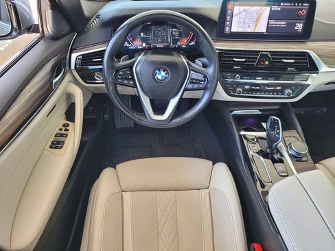 Used 2023 BMW 530i xDrive w/ Premium Package AWD/4WD image 9