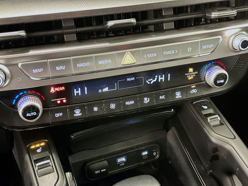 Used 2024 Kia Telluride S w/ S Sunroof Package image 24