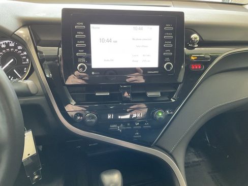Used 2024 Toyota Camry SE image 15