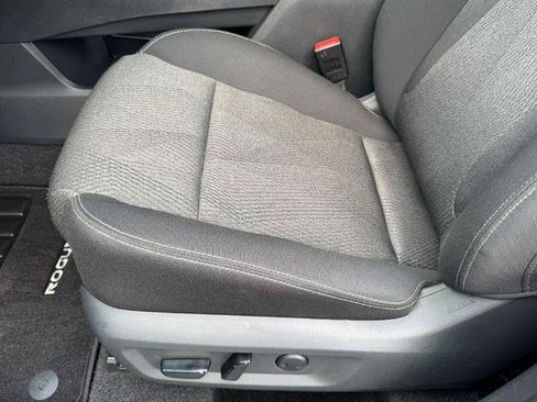 Certified 2026 Nissan Rogue SV FWD image 14
