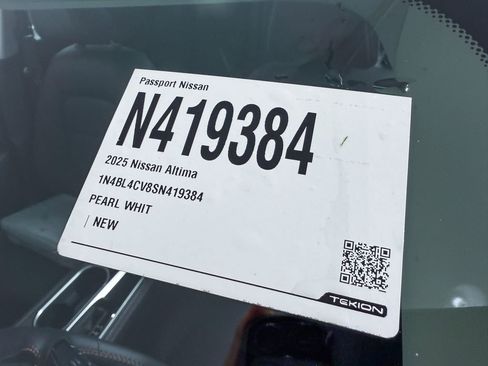 New 2025 Nissan Altima 2.5 SR w/ SR Premium Package image 31