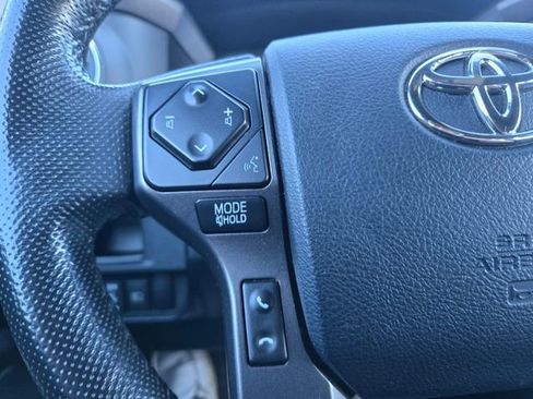 Used 2018 Toyota Tacoma TRD Sport image 20