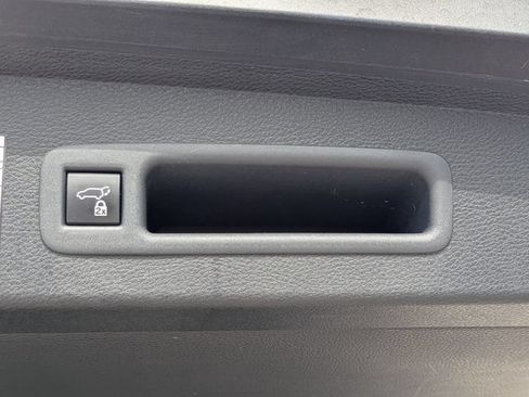 Used 2024 Toyota Sienna XLE FWD image 13
