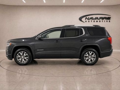 Used 2023 GMC Acadia SLT w/ Preferred Package FWD image 4