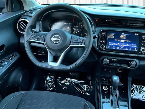 Used 2022 Nissan Kicks SV FWD image 8