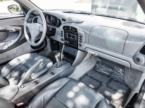 Used 2003 Porsche 911 Carrera RWD image 17