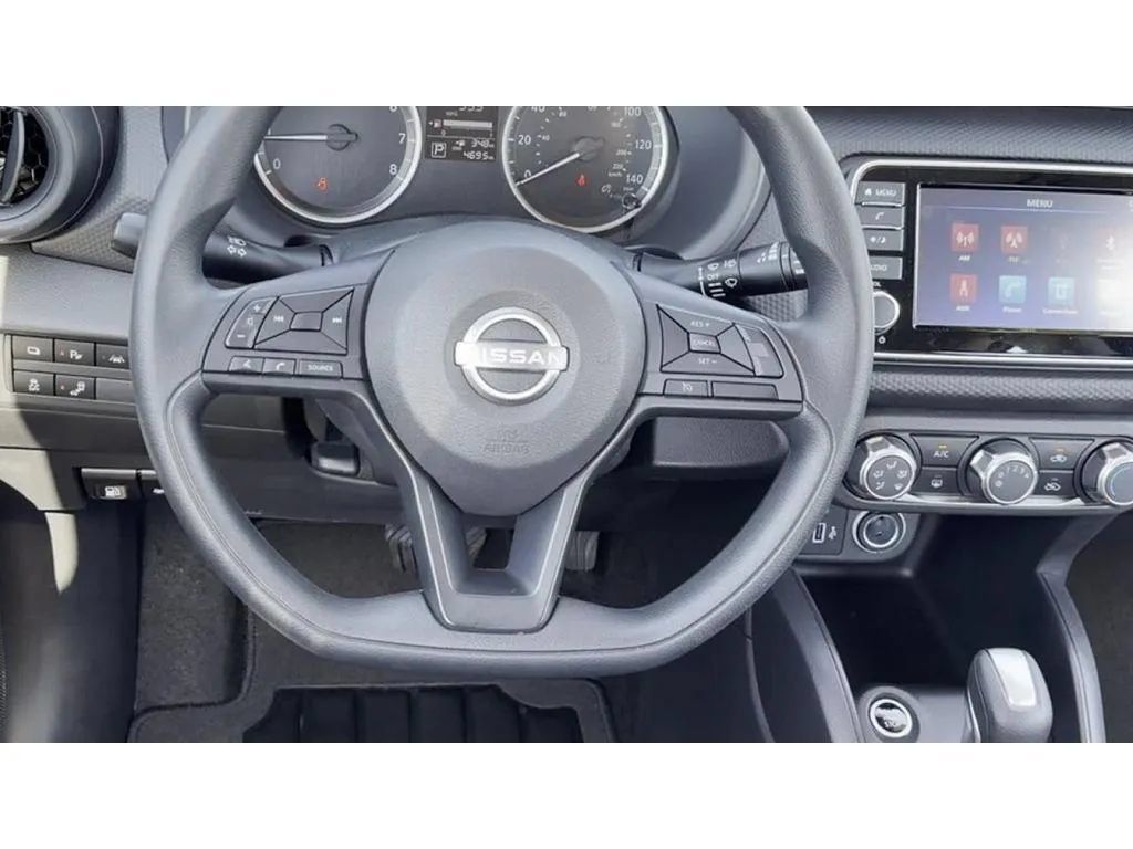 Used 2025 Nissan Kicks Play S FWD image 15