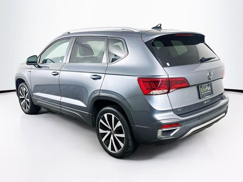 Used 2023 Volkswagen Taos SE FWD image 5