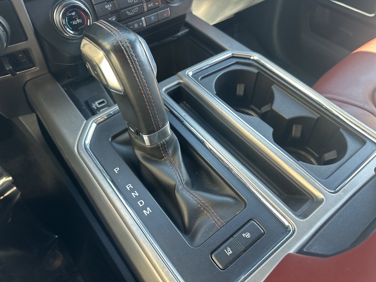 Used 2018 Ford F150 Platinum w/ Equipment Group 701A Luxury AWD/4WD image 18