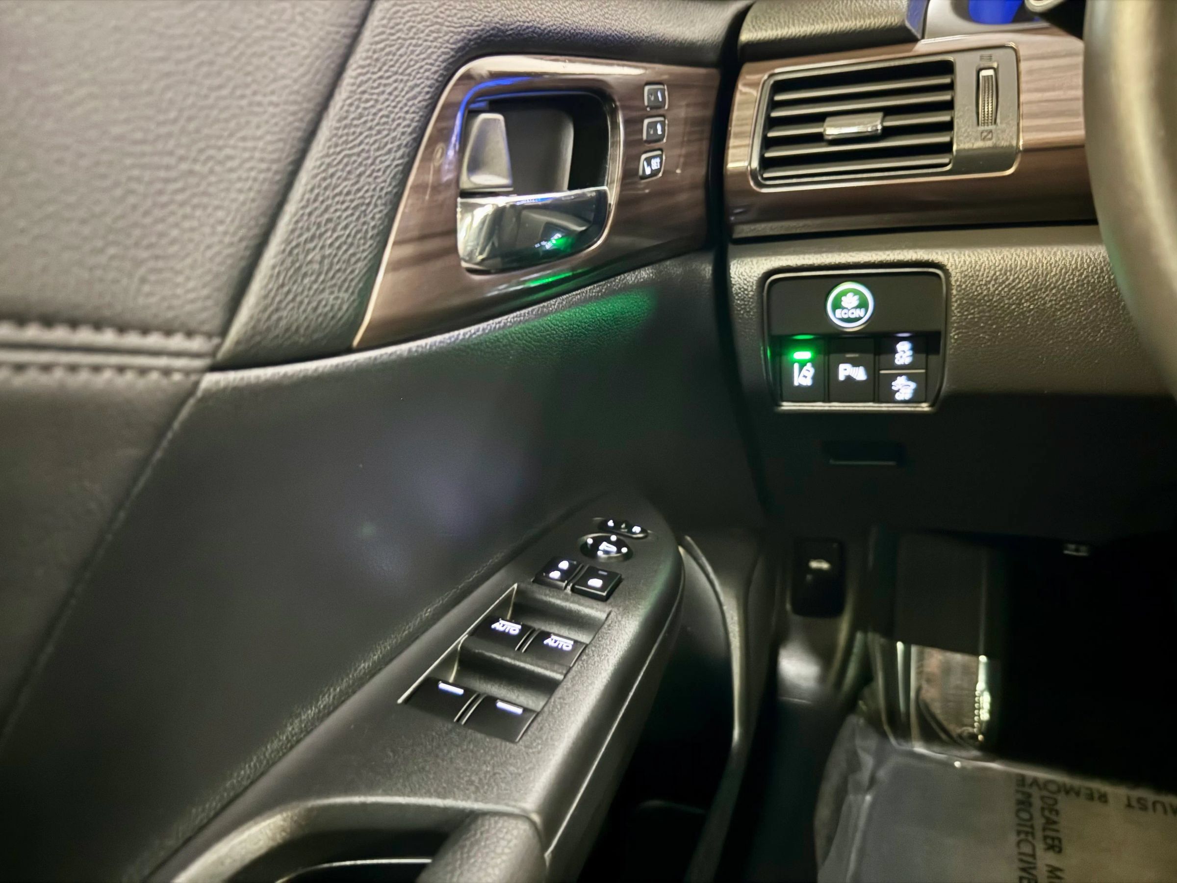 Used 2017 Honda Accord Touring image 16