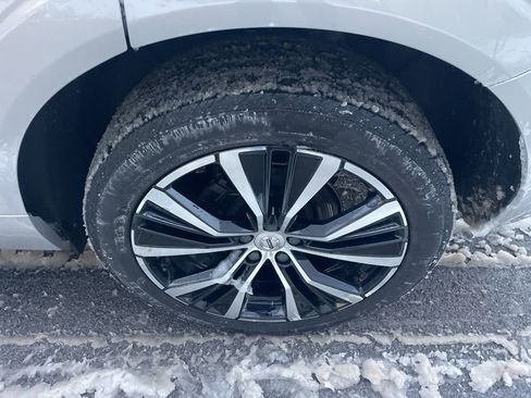 Certified 2023 Volvo XC60 B5 Plus w/ Climate Package image 13