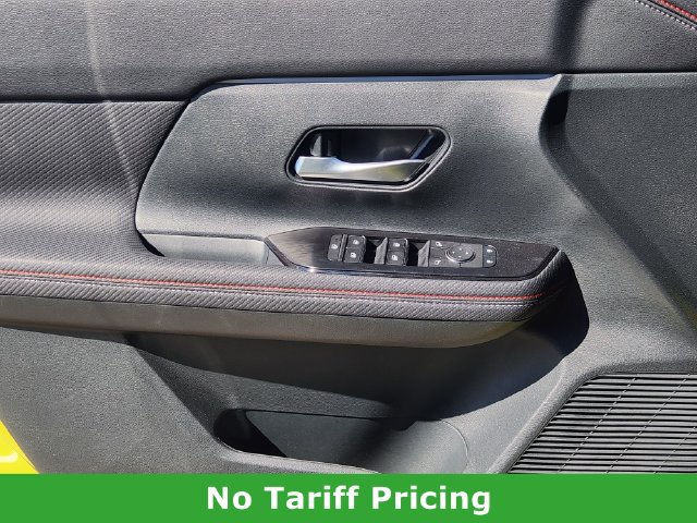 Used 2025 Nissan Kicks SR FWD image 23
