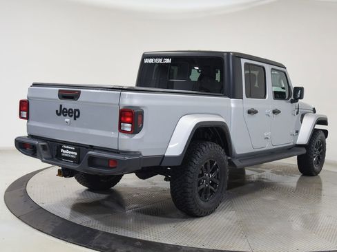Used 2022 Jeep Gladiator Sport AWD/4WD image 11