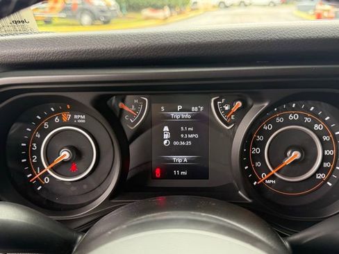 New 2025 Jeep Gladiator Sport image 23