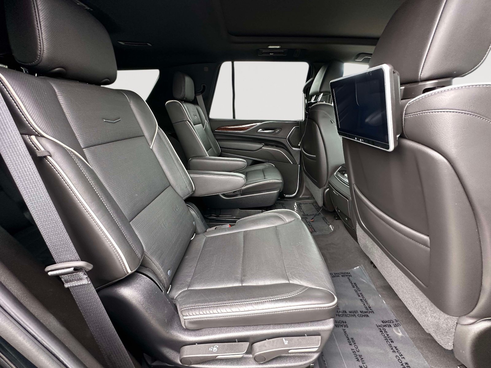 Used 2021 Cadillac Escalade Premium Luxury AWD/4WD image 31