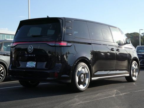 New 2025 Volkswagen ID. Buzz Pro S image 3